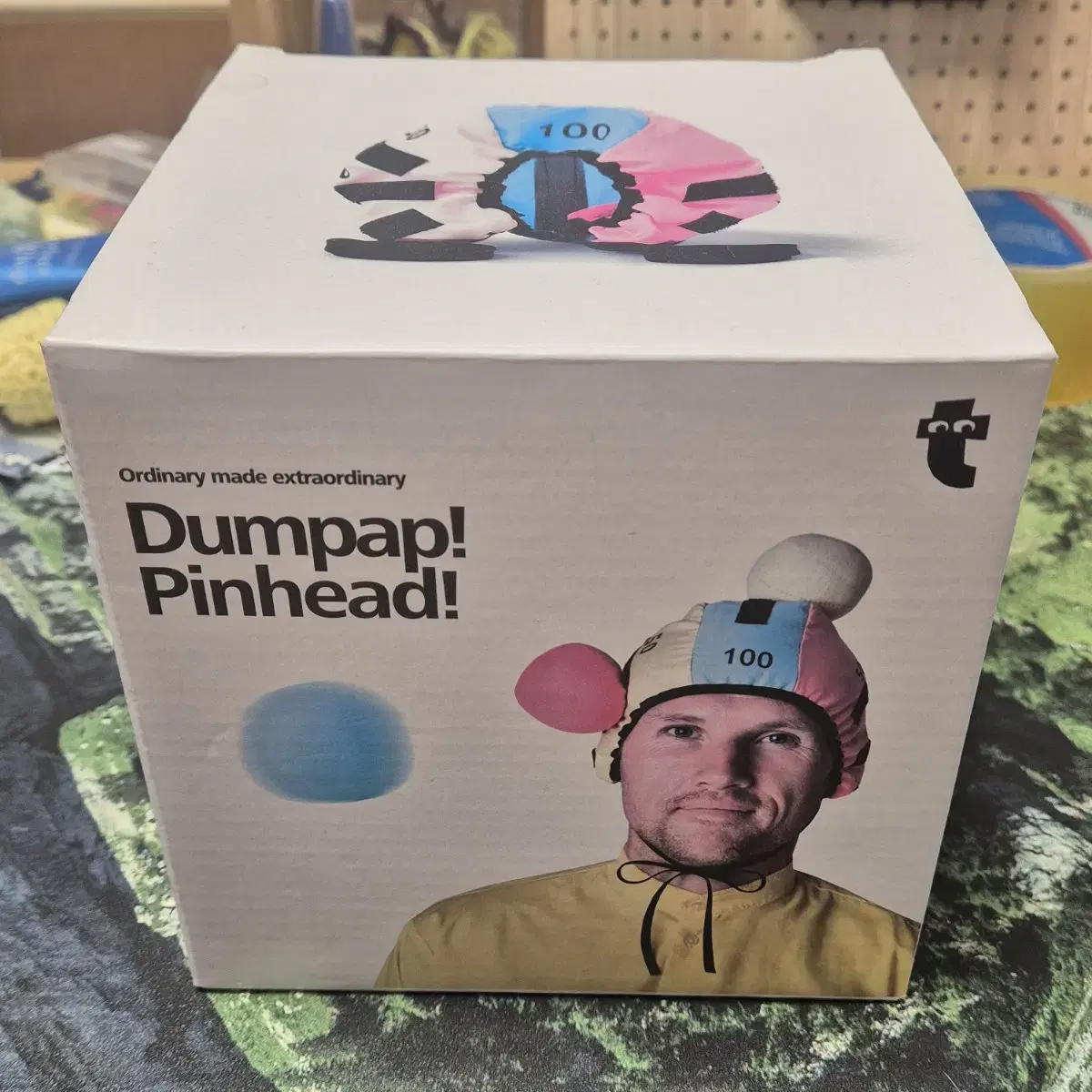 Dumpap! Pinhead!모자 쓴 머리에 공 던져 점수 내기하는 게임